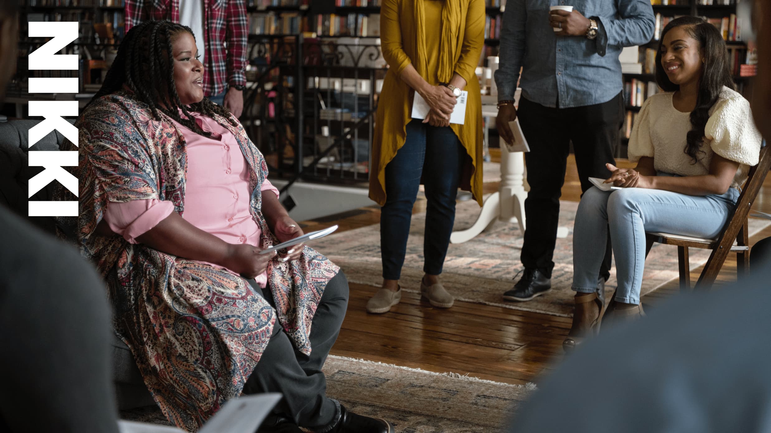 Nikki video play button.