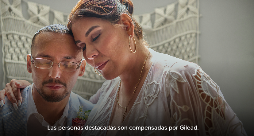 pareja con gesto afectuoso